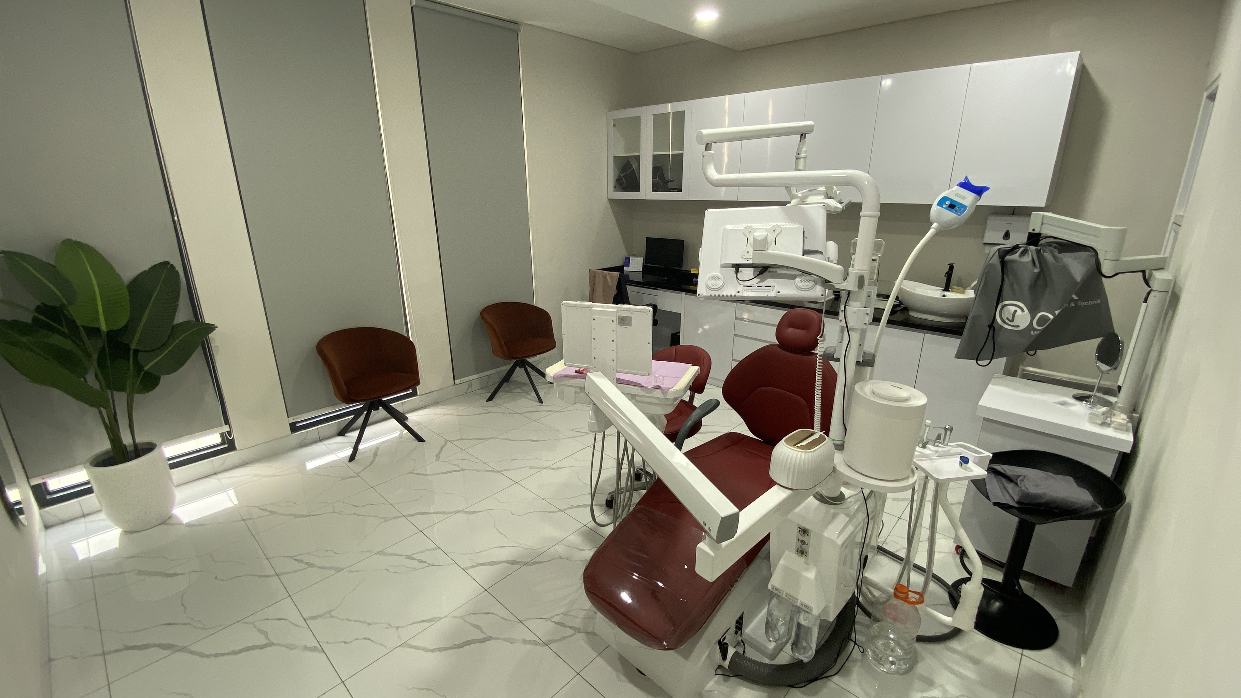 Ruang tunggu anak Alenza Dental Care