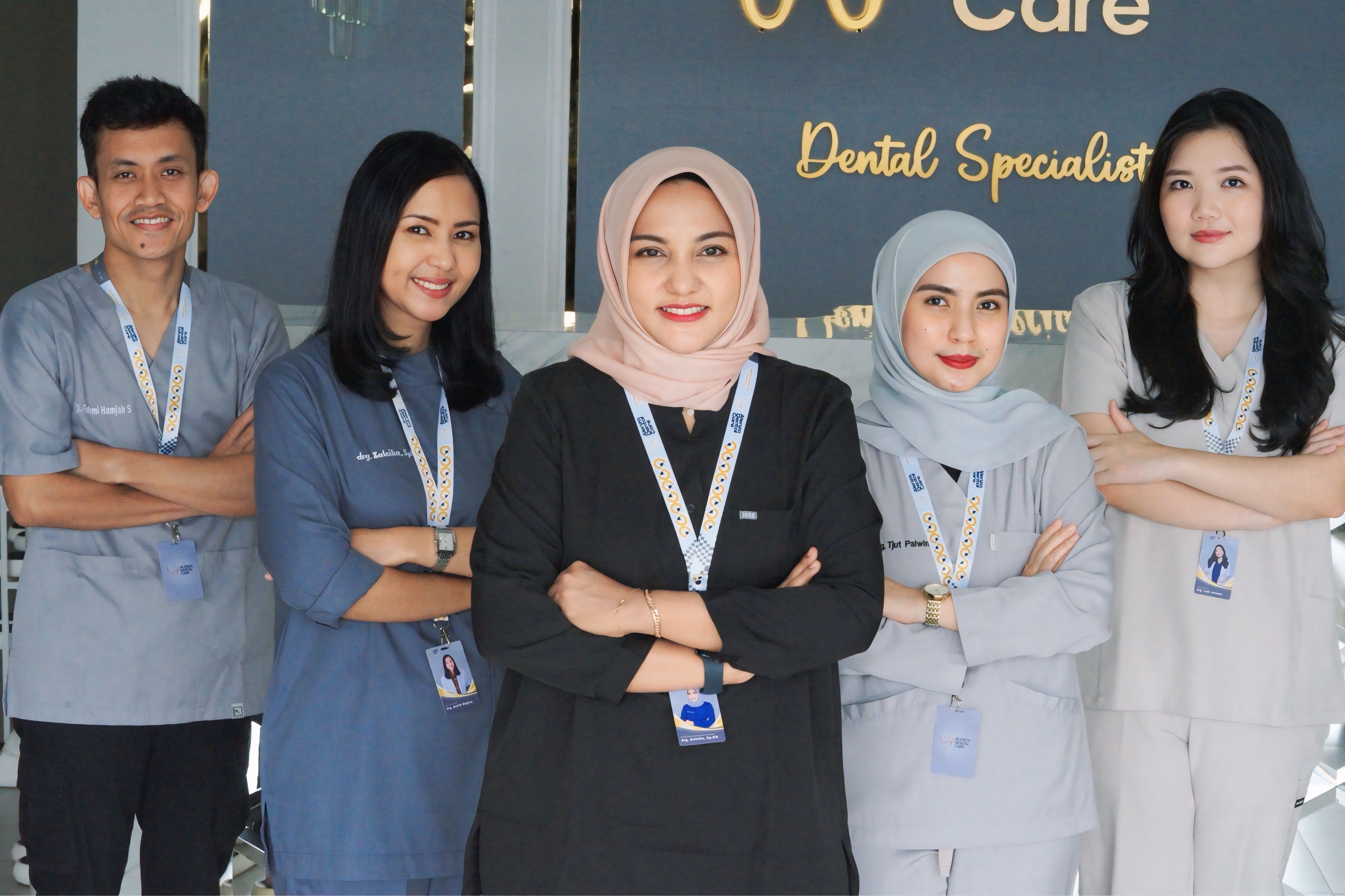 Tim dokter Alenza Dental Care