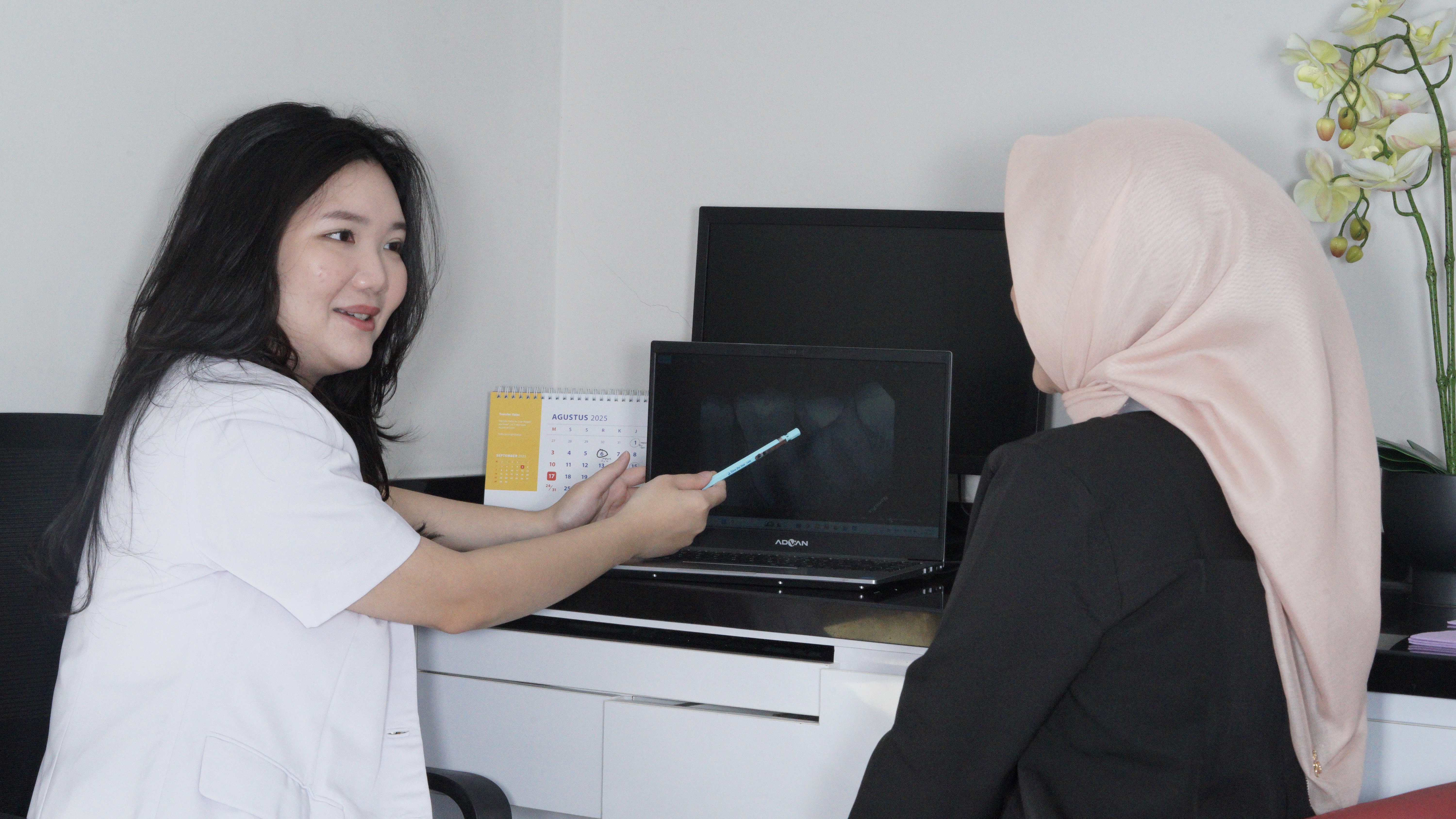 Area pemeriksaan Alenza Dental Care