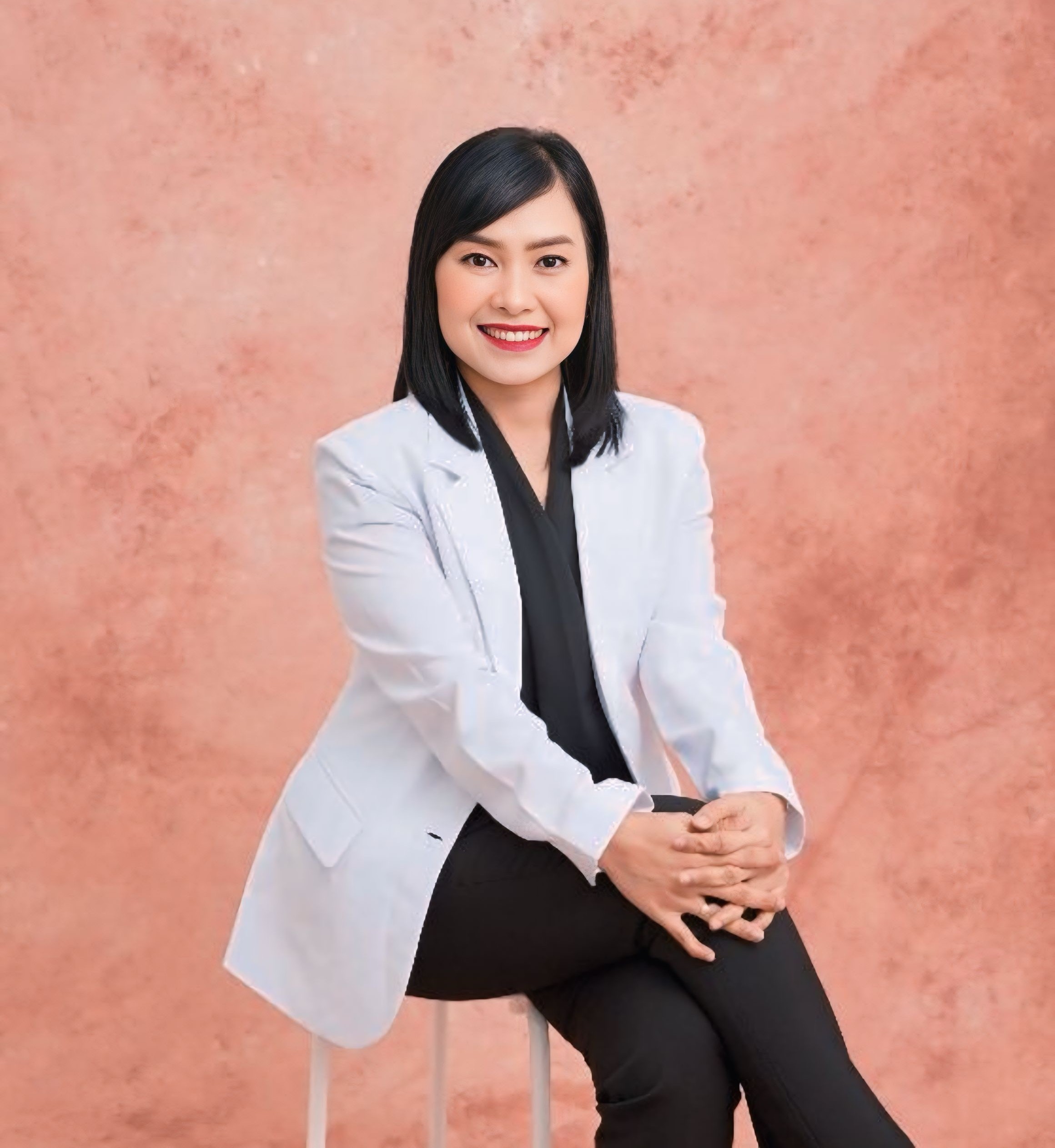 drg. Christine Manurung, Sp.Ort